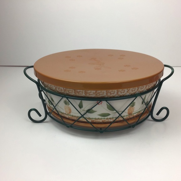 Temptations by Tara Presentable Ovenware Old World Hospitality 2.5 qt 4 pce Set - Picture 2 of 12